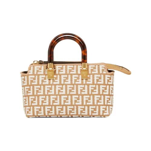 FENDI By The Way Series Клатчи Женские