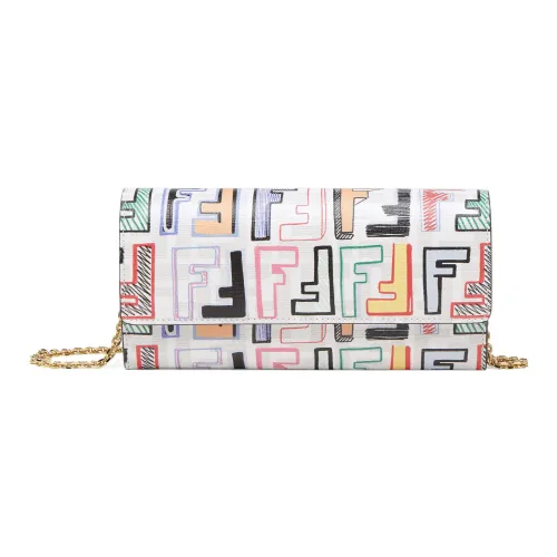 FENDI Женские кошельки