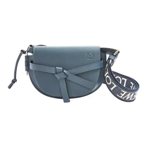 LOEWE Сумки через плечо Женские