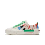 Бежевый, оранжевый, зеленый.