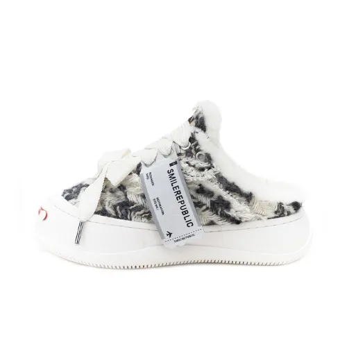 SMILEREPUBLIC Low-Top Canvas Shoes Women's