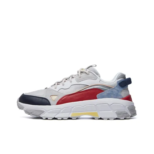 FILA Skyrunner Амортизация Устойчивый к истиранию Дышащий Низкий Верх Тяжелая подошва Мужские Серый Белый Красный Черный