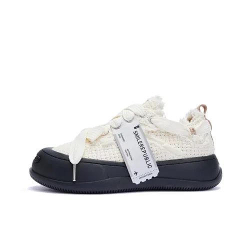 SMILEREPUBLIC Laugh series Canvas Shoes Low Top White Unisex