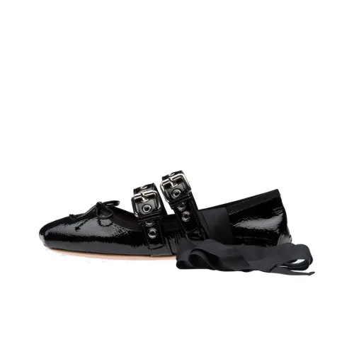 MIU MIU Naplak Повседневная обувь Женская Черная