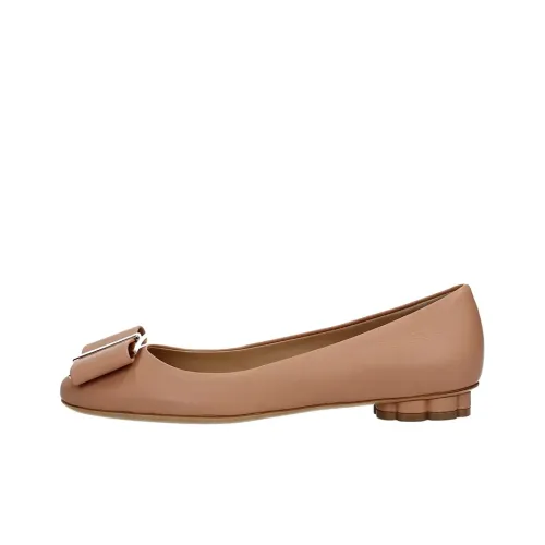 Ferragamo Женские повседневные туфли для женщин