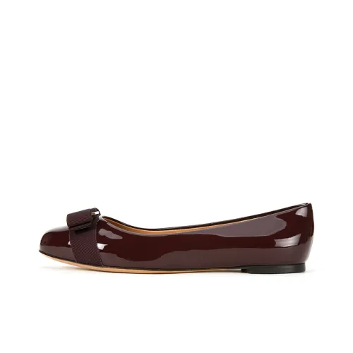 Ferragamo Vara Женские повседневные туфли Женские