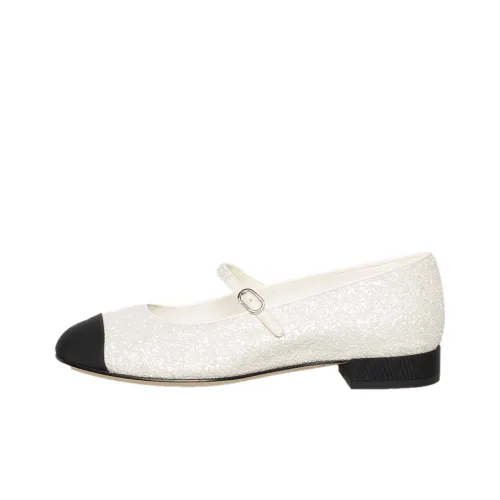 CHANEL Повседневная обувь Женская Белая Черная