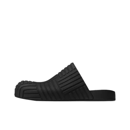 Bottega Veneta Slider Тихий Домашние тапочки Мужской Черный