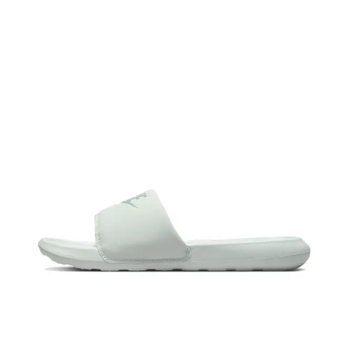 NIKE VICTORI ONE SLIDE Тапочки Женские