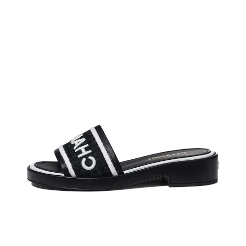 CHANEL Слипоны Женские