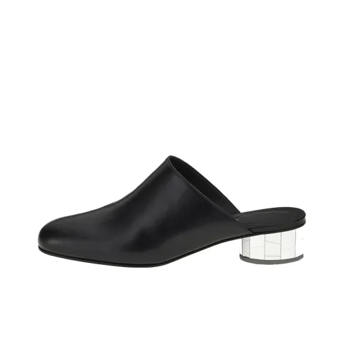 Ferragamo Домашние тапочки Женские