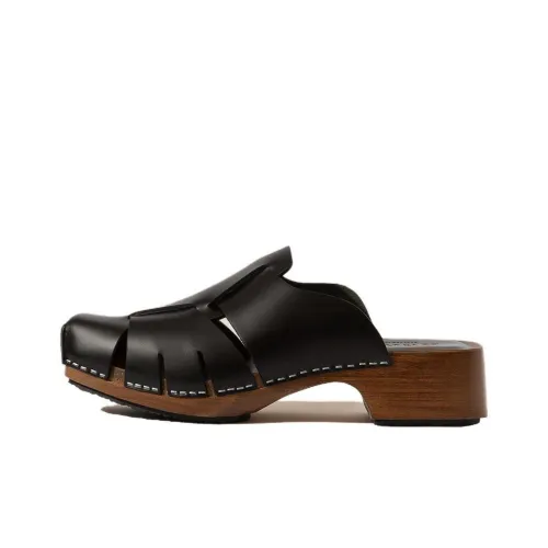 Hereu Домашние тапочки Женские Черные