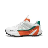 Белый, оранжевый, зеленый.