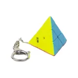 Брелок в форме куба пирамиды
