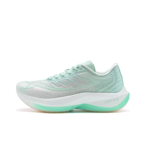 XTEP Integrated Molding Generation 1 Беговые кроссовки Низкий верх Белый Зеленый Женские