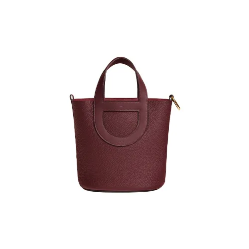 HERMES In The Loop Taurillon Clemence Bullhide с Swift кожа ведрообразная сумка женская HERMES красный