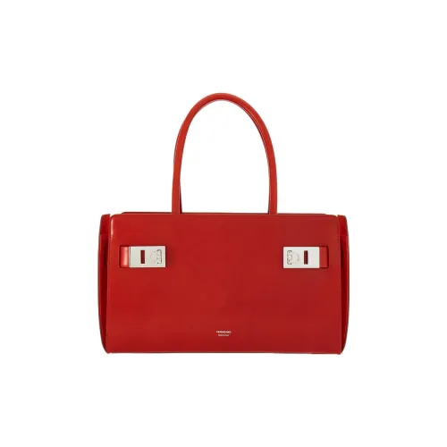 Ferragamo Телячья кожа Одно плечо Сумка Средний Женские Красный