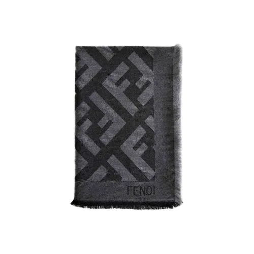 FENDI Вязаные шарфы Женские