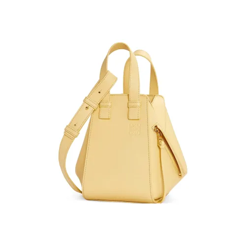 LOEWE Hammock Коровья кожа Сумка через плечо Сумка Обычный Женские Ванильный