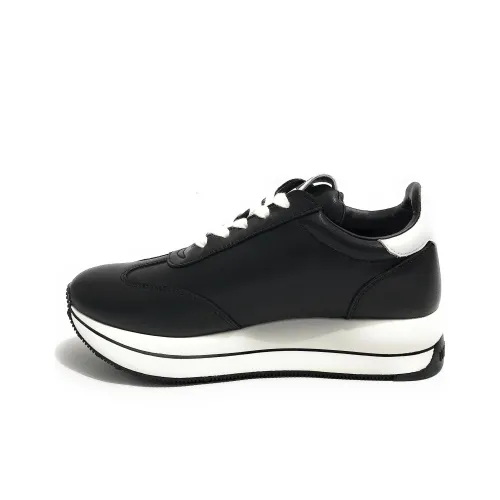 LOVE MOSCHINO Низкий топ Повседневная обувь Женская Черный