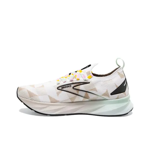 Brooks Slip Resistant Abrasion Resistant Низкие Беговые кроссовки для женщин Белые