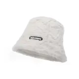 Молочно-белый