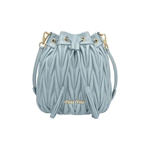 MIU MIU Matelassé Мягкий Овца Кожа Rope Сумка-ведро Портативная Сумка через плечо Сумка на плечо Женская Небесно-голубая