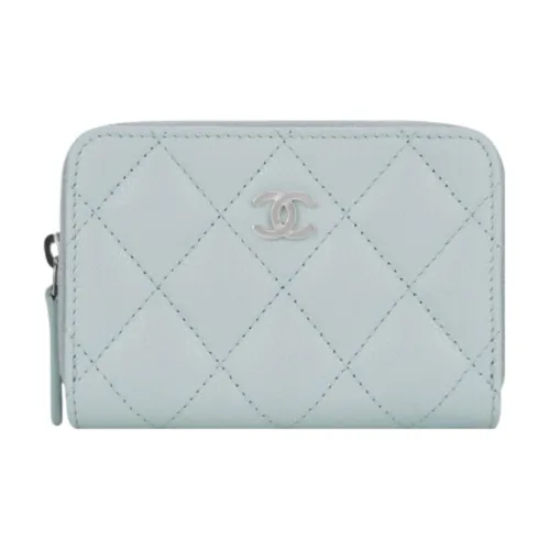 CHANEL Телячья кожа с рельефным узором кошелек для монет женский светло-синий