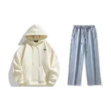 Комплект одежды (Абрикосовый свитшот + Светло-синие джинсы)