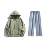 Комплект одежды (Мох зеленый свитшот + Светло-синие джинсы)