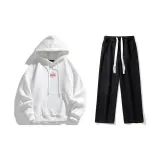 Комплект одежды (Белый свитшот + Черные джинсы с эффектом вымытого)