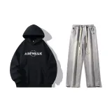 Комплект (Черный топ + Светло-синие джинсы)