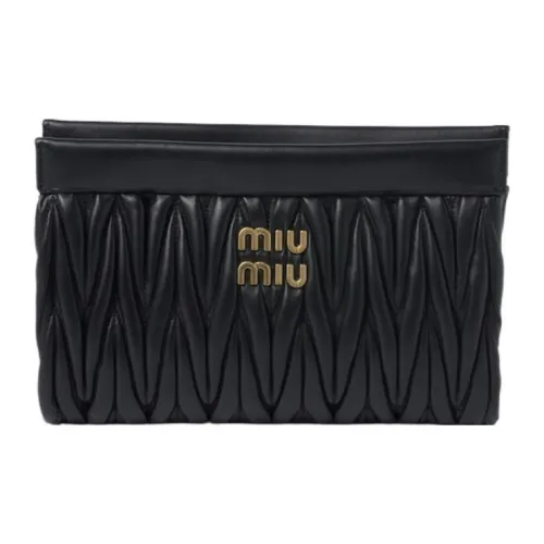 MIU MIU Matelassé Напп Кожа Одно Плечо Через Плечо Клатч Женский Черный