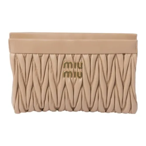 MIU MIU Matelassé Кожа Наппа Клатч Женский Песочно-Бежевый Желтый