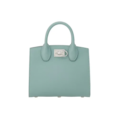 Ferragamo Studio Hammered Текстура Телячья кожа Сумка Коробка Сумка через плечо Сумка Маленькая Женская Светло-синяя