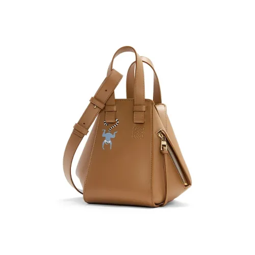 LOEWE Suna Fujita Коллаборация Hammock Сатин Коровья кожа Сумка через плечо Сумка Женские Дубовый коричневый