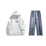 Комплект одежды (Белый свитшот + Темно-синие джинсы с эффектом вымытого цвета) (На флисовой подкладке)