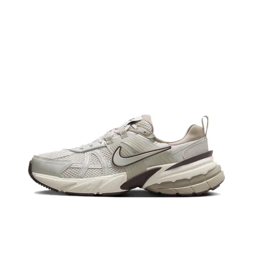 Nike V2K Run Беговые кроссовки Низкий топ Серый Белый Женский