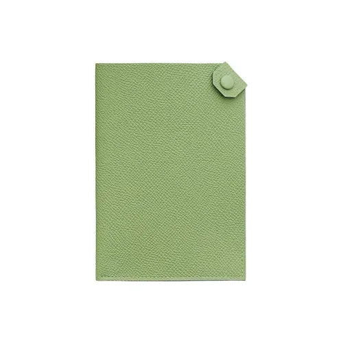 HERMES Tarmac Коровья кожа Держатель для паспорта Женский 3i Vert Criquet Авокадо-зеленый