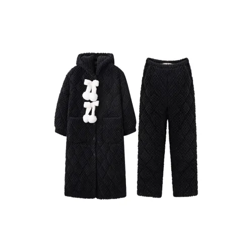 Lan Miao GEY Утепленный женский комплект пижам 52018 черного цвета