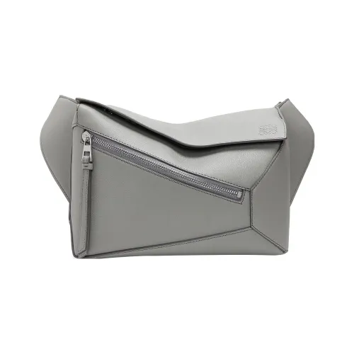 LOEWE Пазл Коровья кожа Бананка Маленький Женские Асфальтовый серый