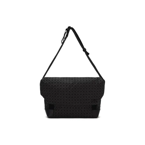 ISSEY MIYAKE Сумки через плечо Мужской