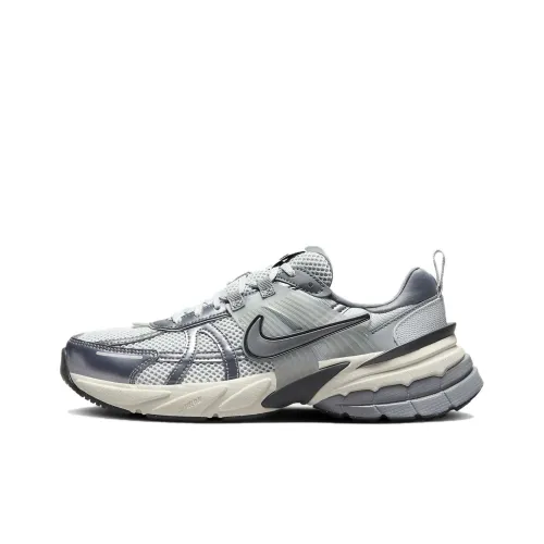 Nike V2K Run Беговые кроссовки Низкий Топ Серый Женский
