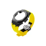 Золото-черный чехол, желтый ремешок, набор одежды и инструментов.