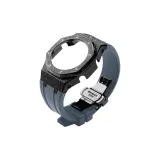 Золото-черный чехол, серый ремень, набор одежды, инструменты.