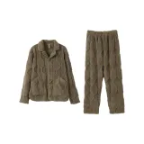 Дерево, коричневый.