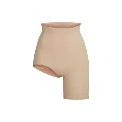 SKIMS Бесшовный Sculpt Solution Короткий Правая сторона Нога EXPOSED Песочный Повседневные шорты Женские Глина Глина