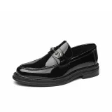 Чёрный, лакированная кожа