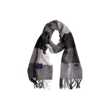 Чёрный в клетку медвежонок