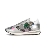 Серебристo-серый